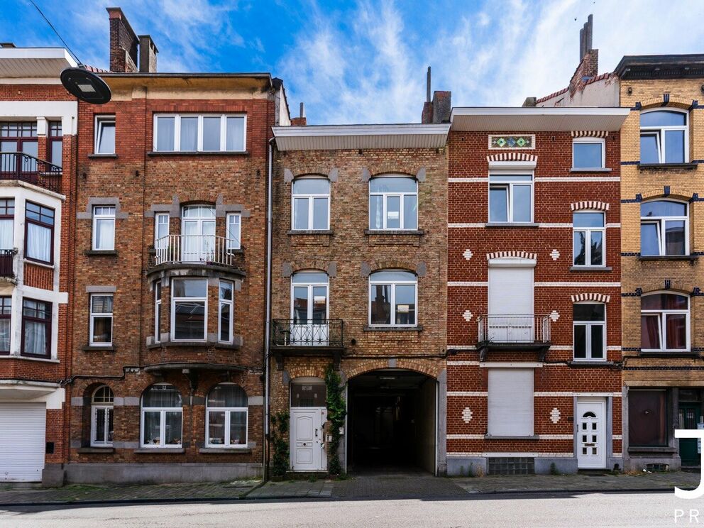 Gebouw voor gemengd gebruik te koop in Schaarbeek